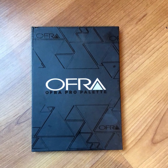 OFRA Other - Ofra Holiday Glow Palette